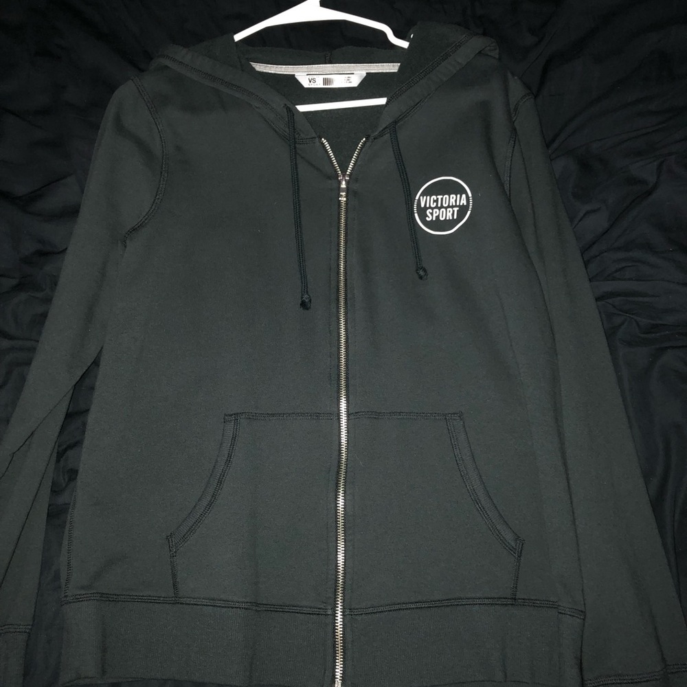 A Victoria sport sweatshirt